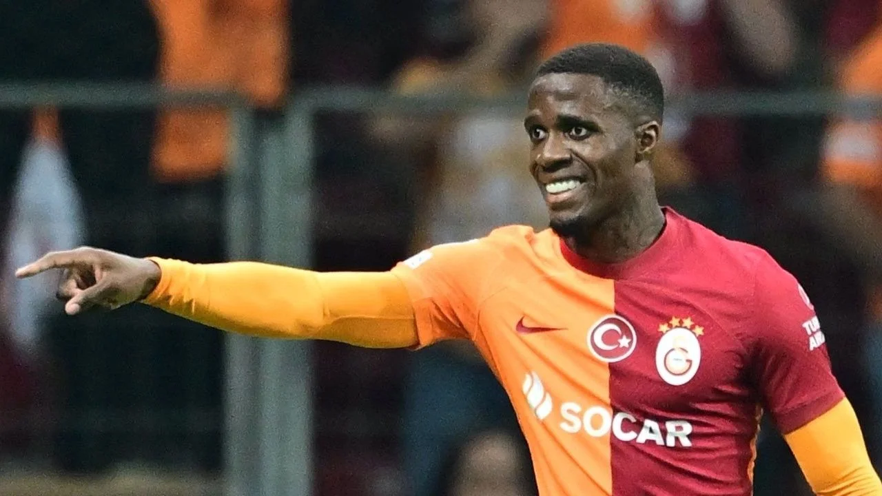 Son dakika Galatasaray'da gece yarısı bir yıldız daha ayrıldı! Wilfried Zaha dönemi resmen sona erdi: İşte Cimbom'un kazanacağı ücret