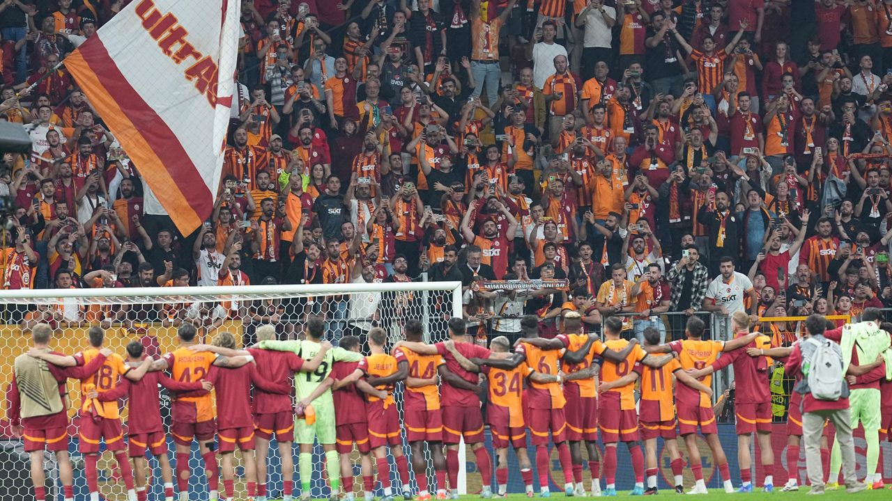 Galatasaray'da ilk ayrılık gerçekleşti! Sözleşmesi feshedildi, Süper Lig ekibine imza atıyor