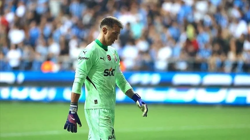 Galatasaray'ın Gözdesi Teklifi Reddetti: Yeni Muslera Arayışı Devam Edecek