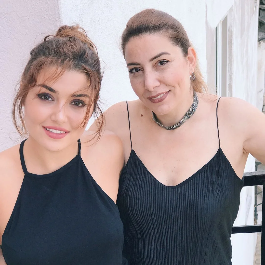 Hande Erçel'in 6 yıllık anne hasreti! Gözyaşlarıyla anlattı: Başa çıkabildim mi bilmiyorum
