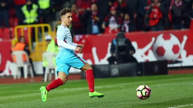 Emre Mor sosyal medyayı salladı!