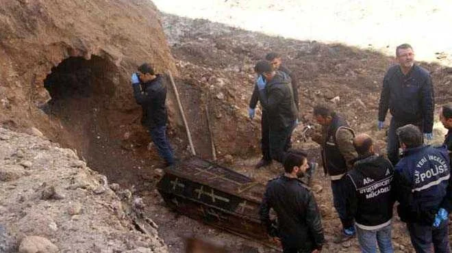 Rus generalin tabutunda bulunan "haç"ın gizemi çözüldü!