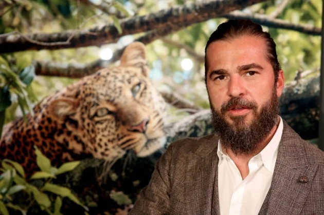 Engin Altan Düzyatan'dan sergi sürprizi!