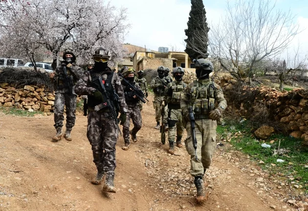 JÖH ve PÖH'ler Afrin'e girdi!