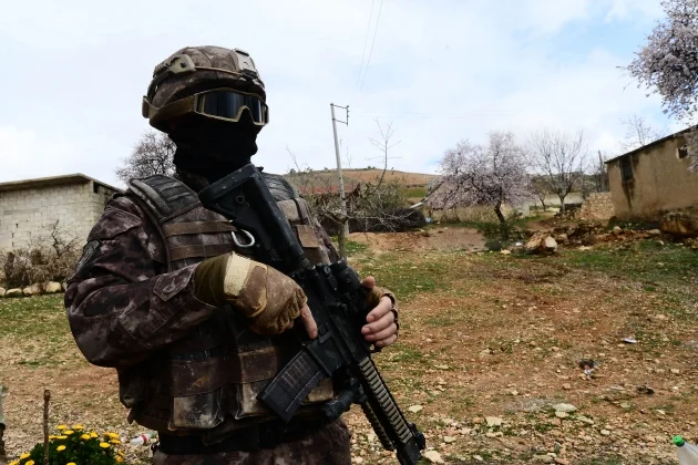 JÖH ve PÖH'ler Afrin'e girdi!