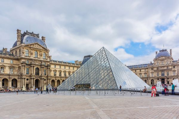 1509967407_Louvre_M__zesi