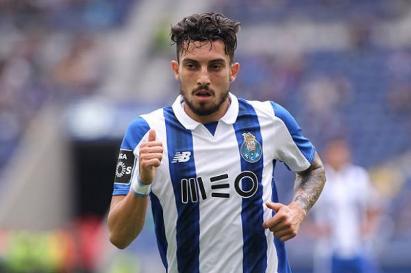 Alex-Telles-626574